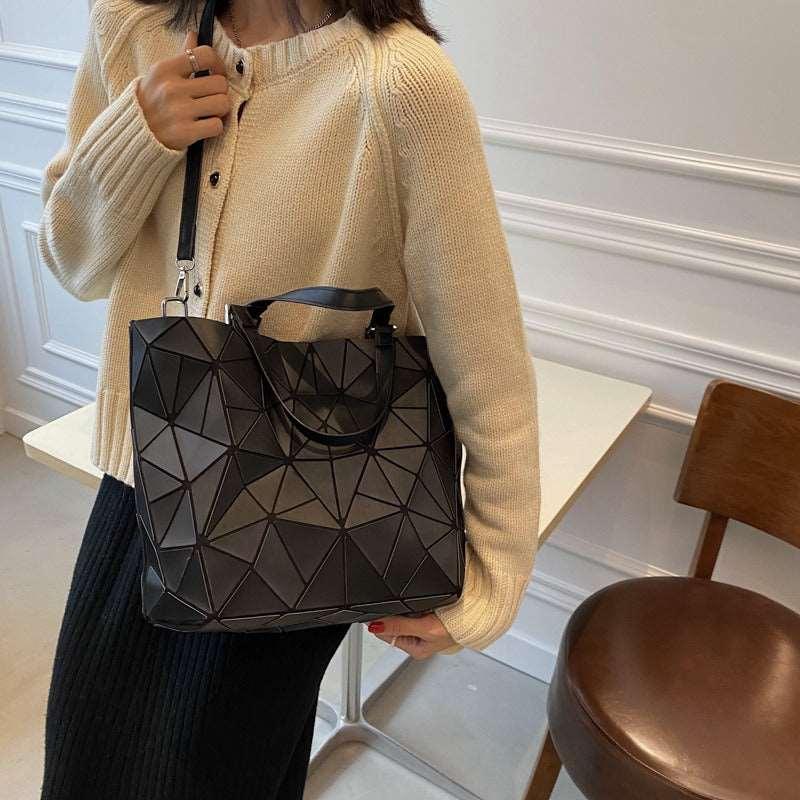 Women's trendy geometric rhombus handbag - Alartis