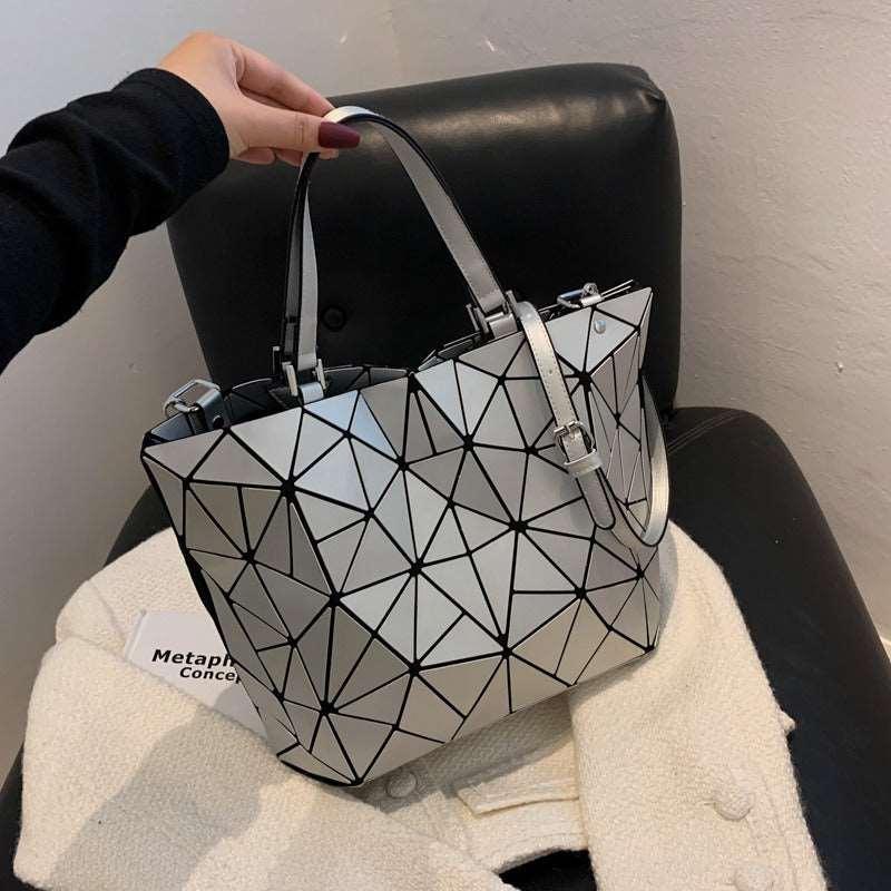 Women's trendy geometric rhombus handbag - Alartis