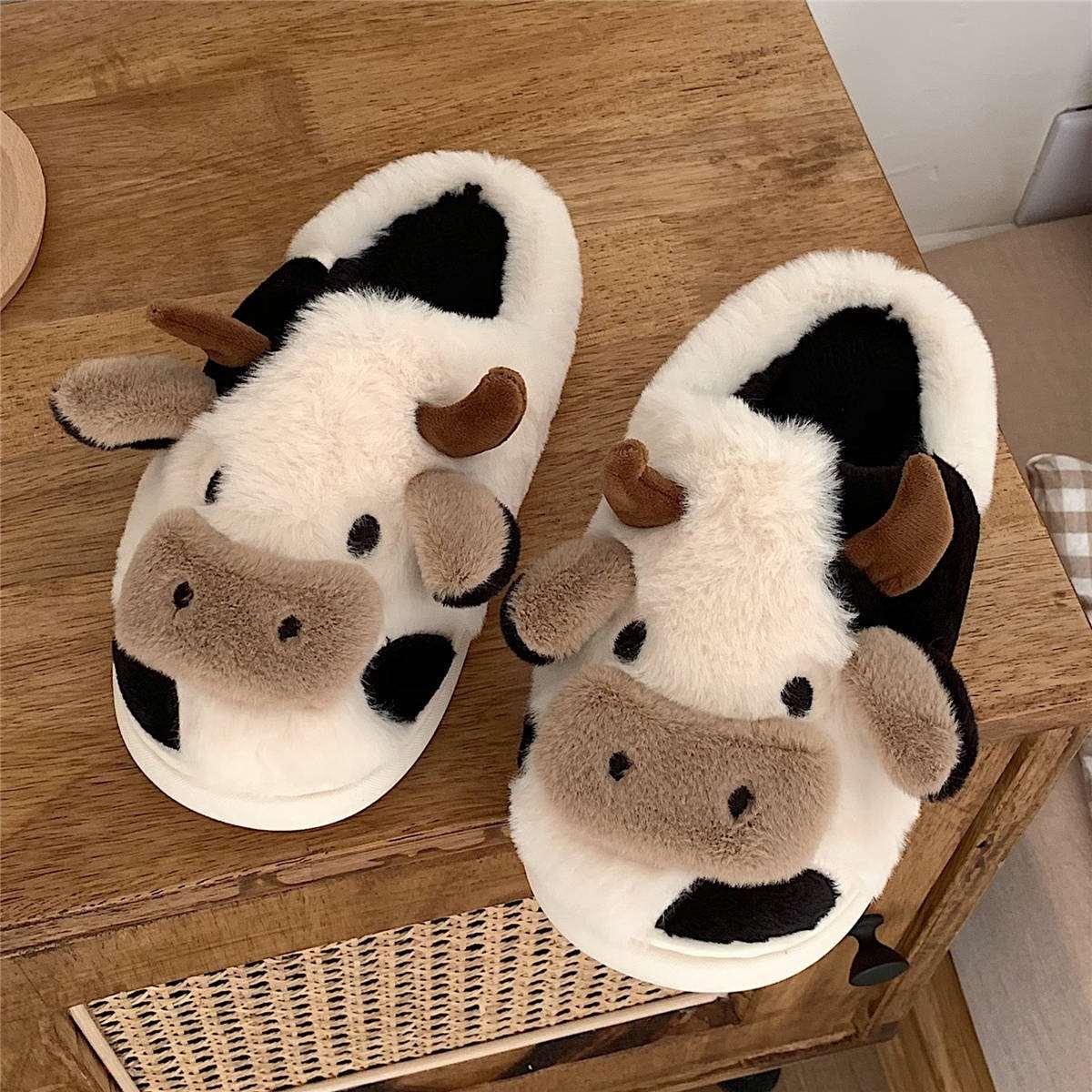 Women's Cute Cow Animal Slippers, Soft Fluffy Warm Funny Shoes - Alartis