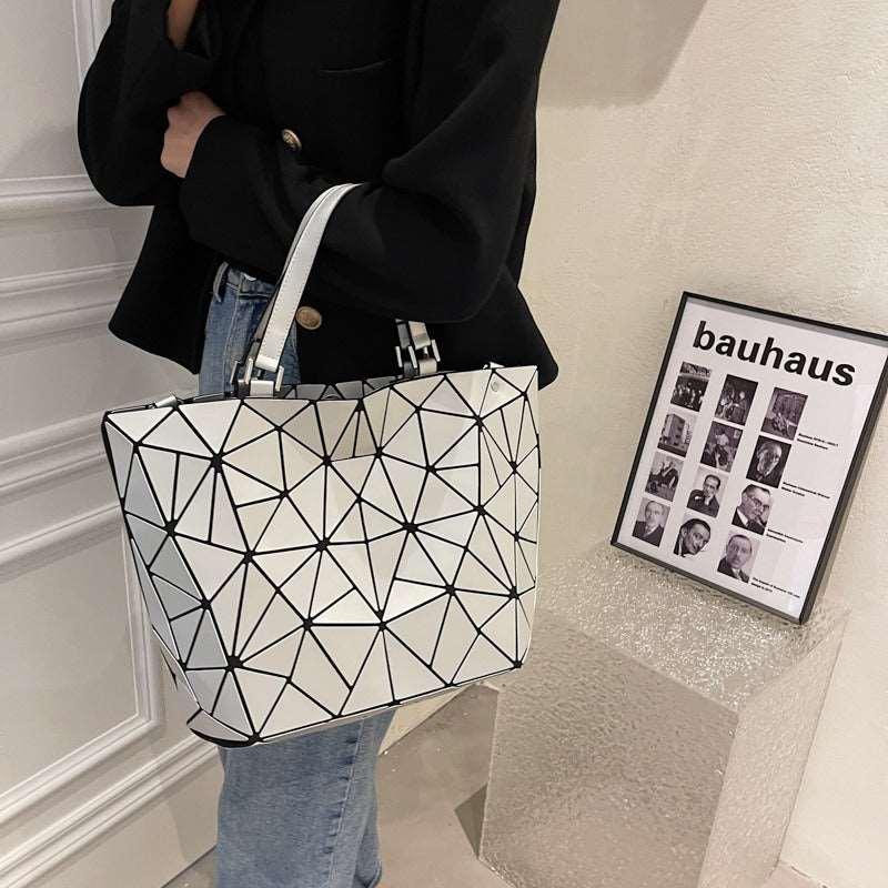 Women's trendy geometric rhombus handbag - Alartis