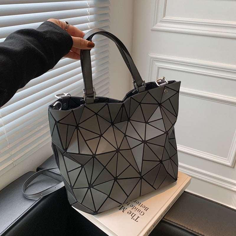 Women's trendy geometric rhombus handbag - Alartis